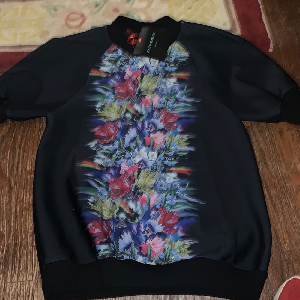 Women’s sweatshirt